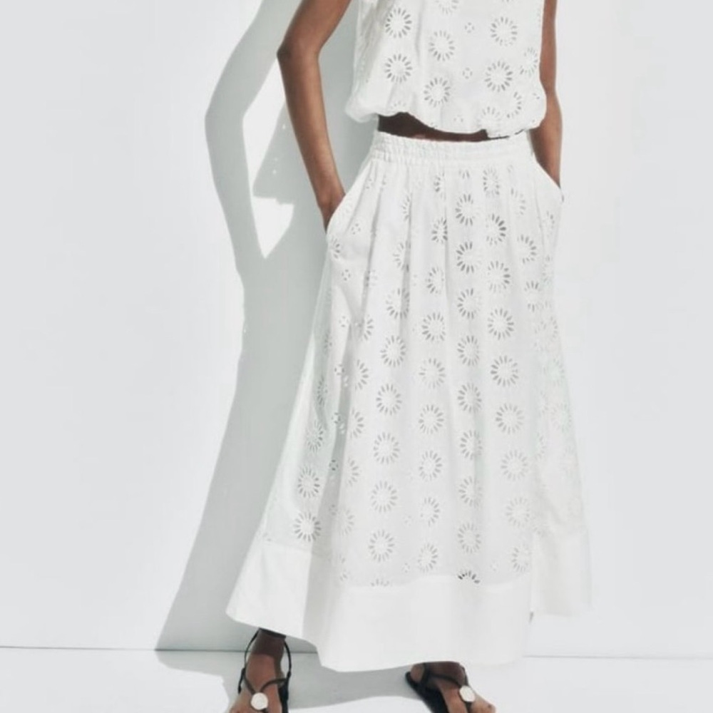 ZARA Embroidered White Eyelet Midi Skirt - Large - NWT
